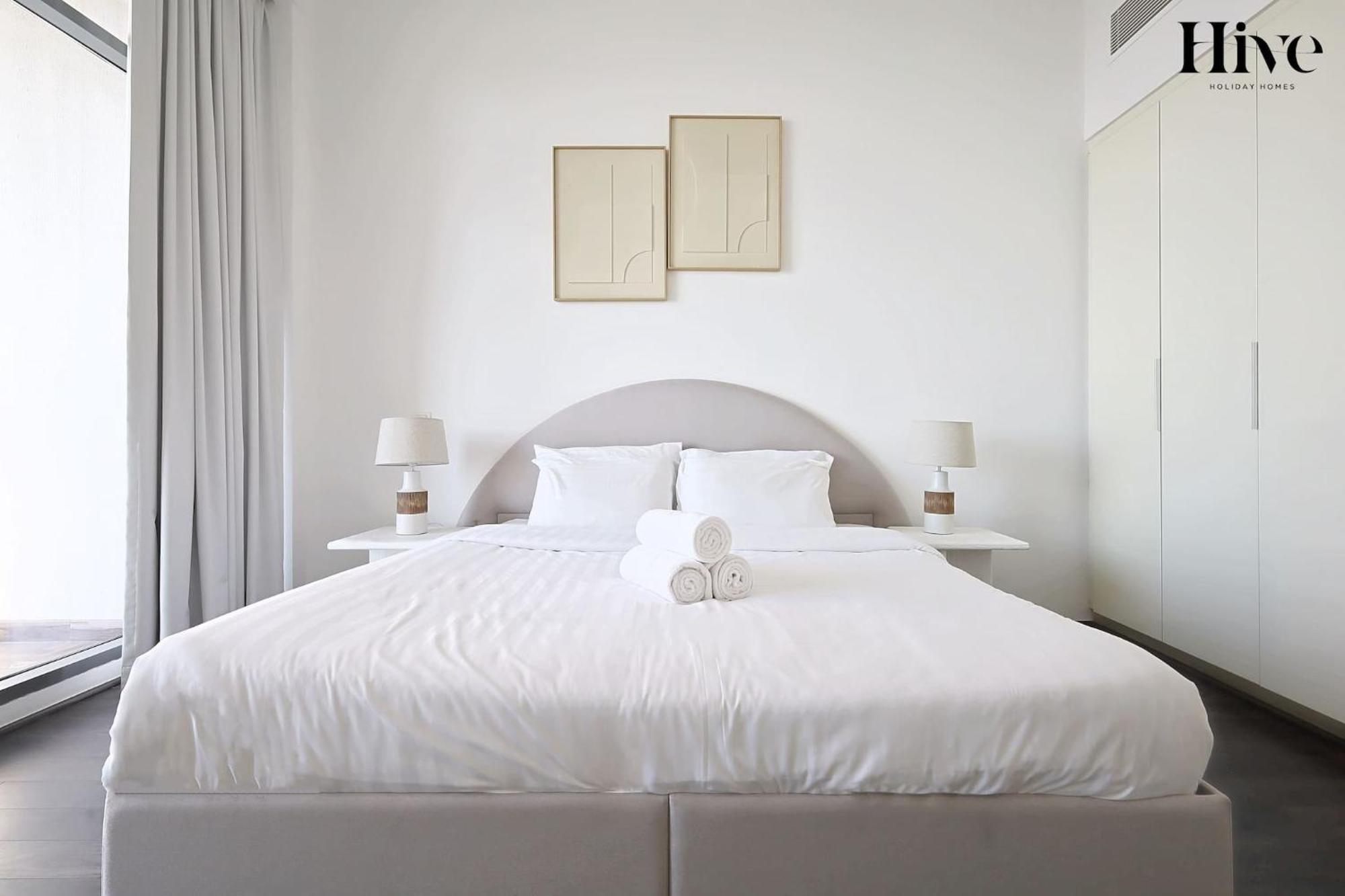 2 Bedroom Al Suffouh Apartment *