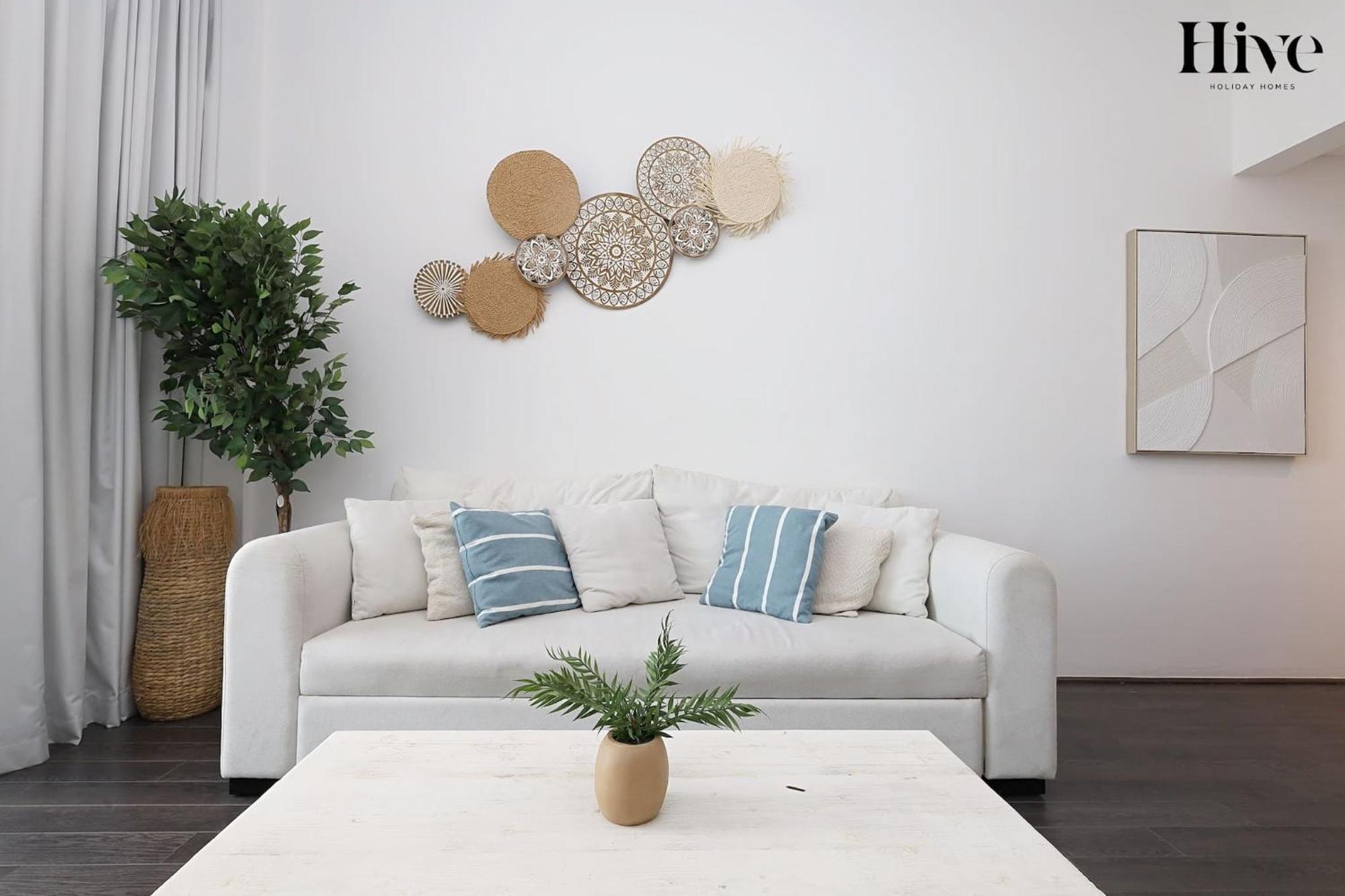 2 Bedroom Al Suffouh Apartment *